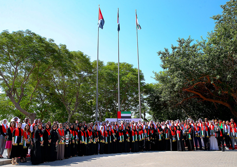 غرفة دبي تحتفي بيوم العلم وتجدد العهد والولاء لقائد الوطن